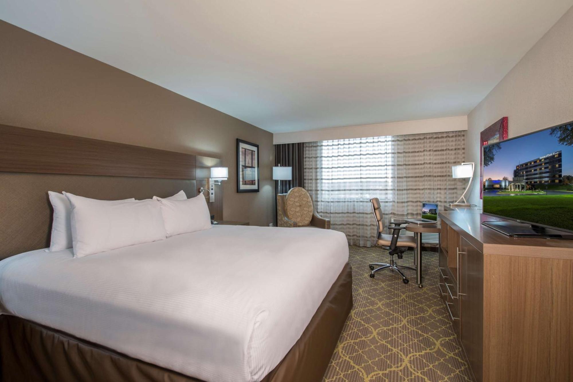 Doubletree By Hilton Winston Salem - University, Nc Exteriör bild