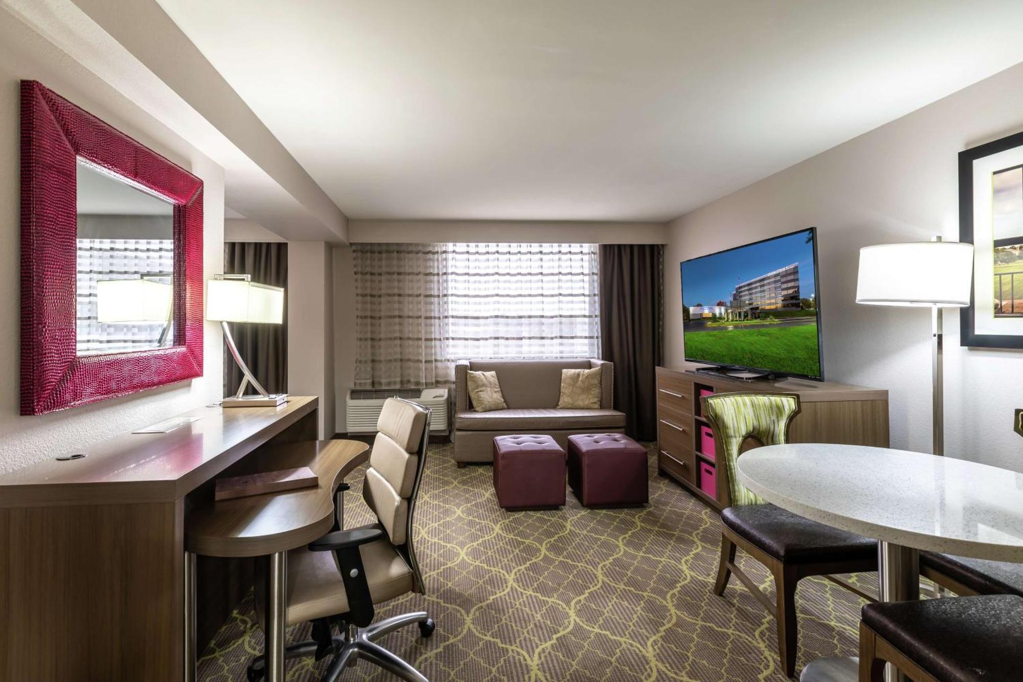 Doubletree By Hilton Winston Salem - University, Nc Exteriör bild
