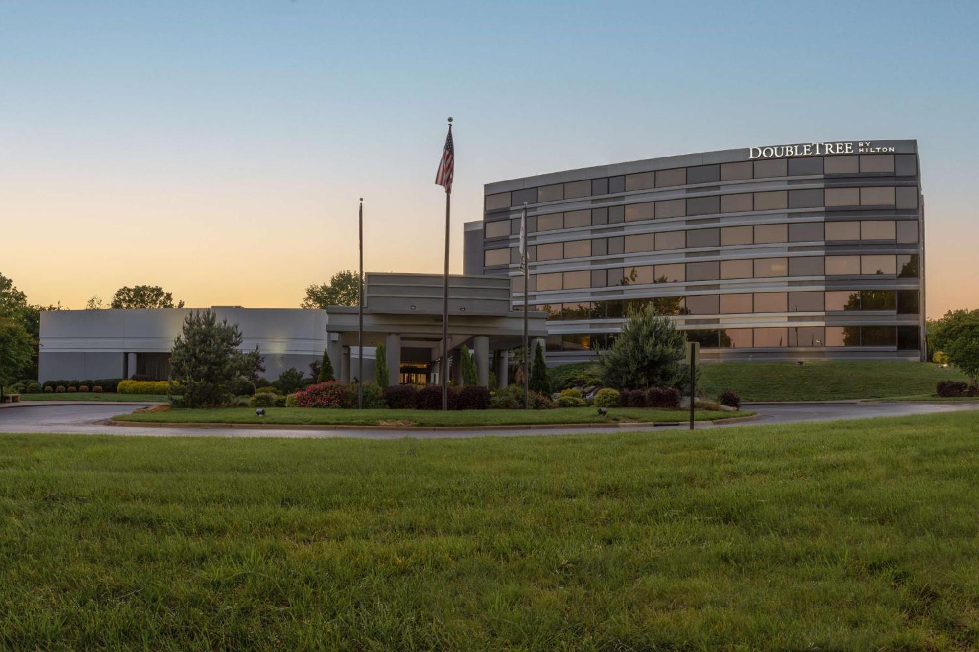 Doubletree By Hilton Winston Salem - University, Nc Exteriör bild