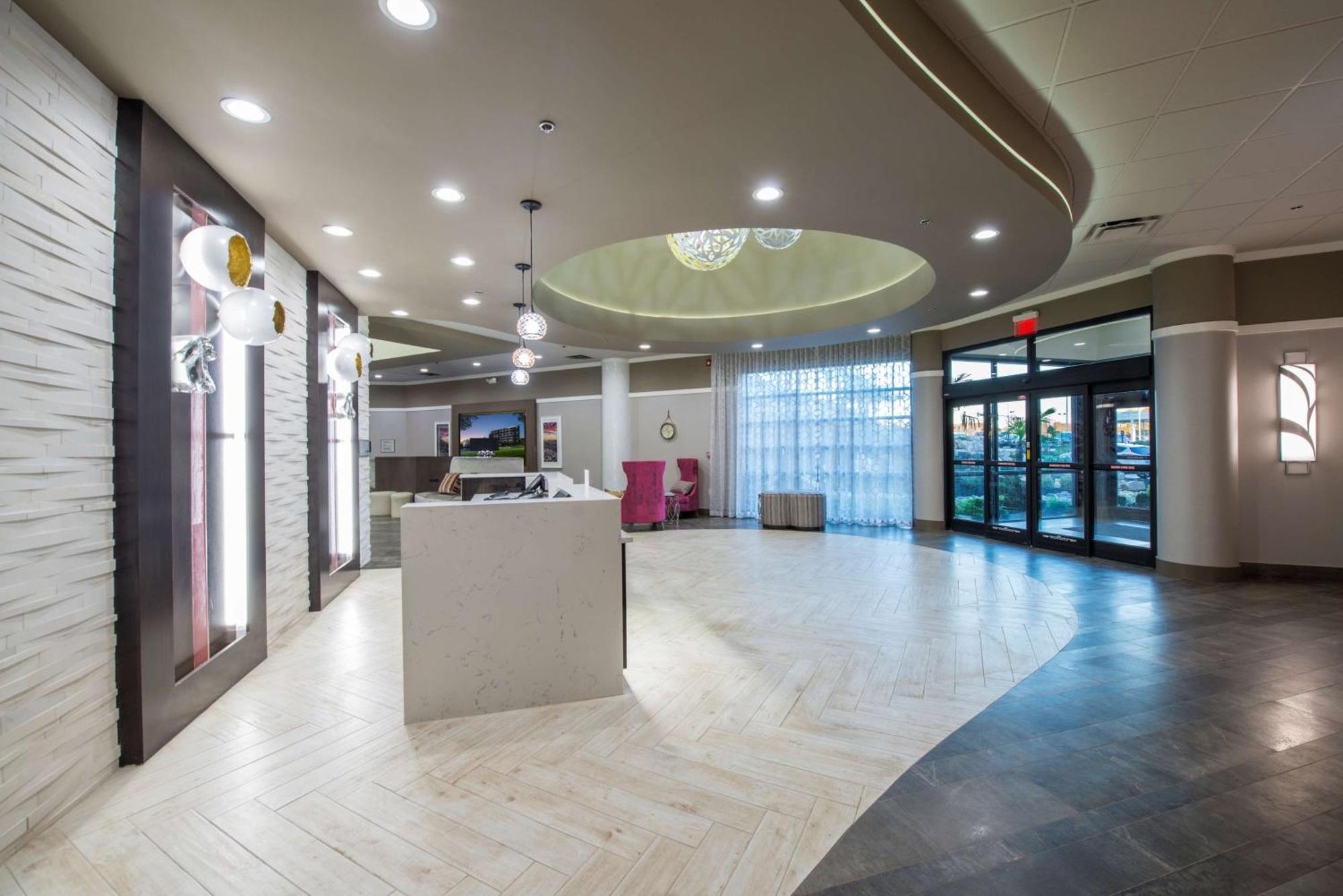Doubletree By Hilton Winston Salem - University, Nc Exteriör bild
