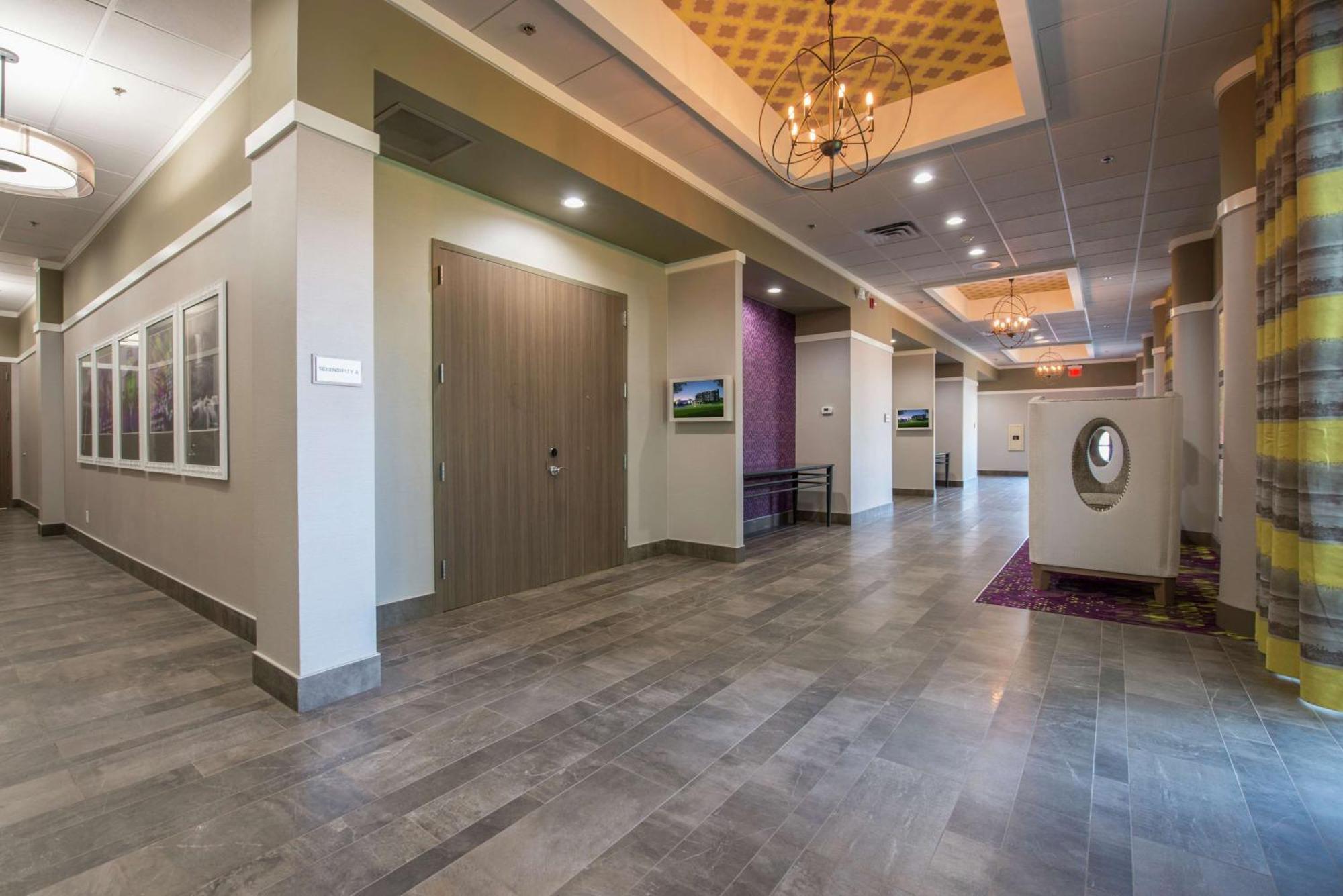 Doubletree By Hilton Winston Salem - University, Nc Exteriör bild