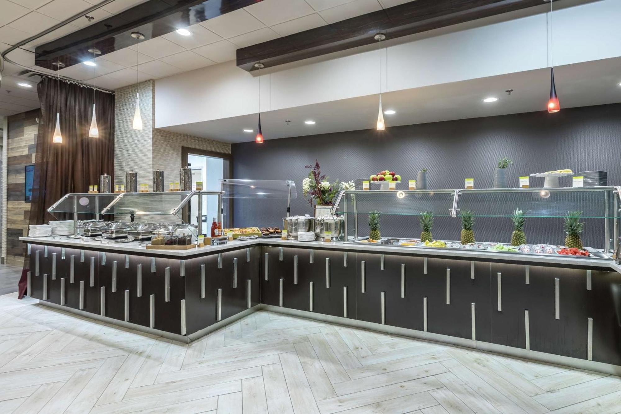 Doubletree By Hilton Winston Salem - University, Nc Exteriör bild