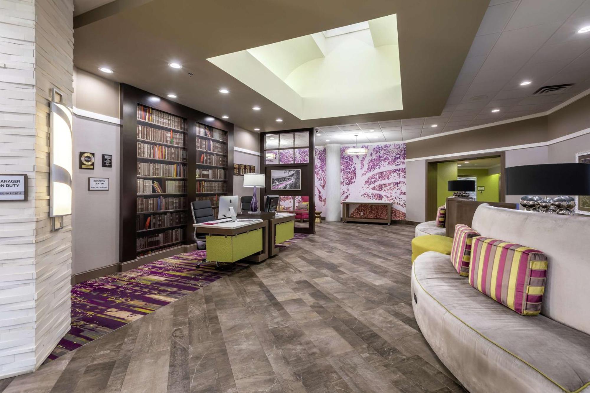 Doubletree By Hilton Winston Salem - University, Nc Exteriör bild