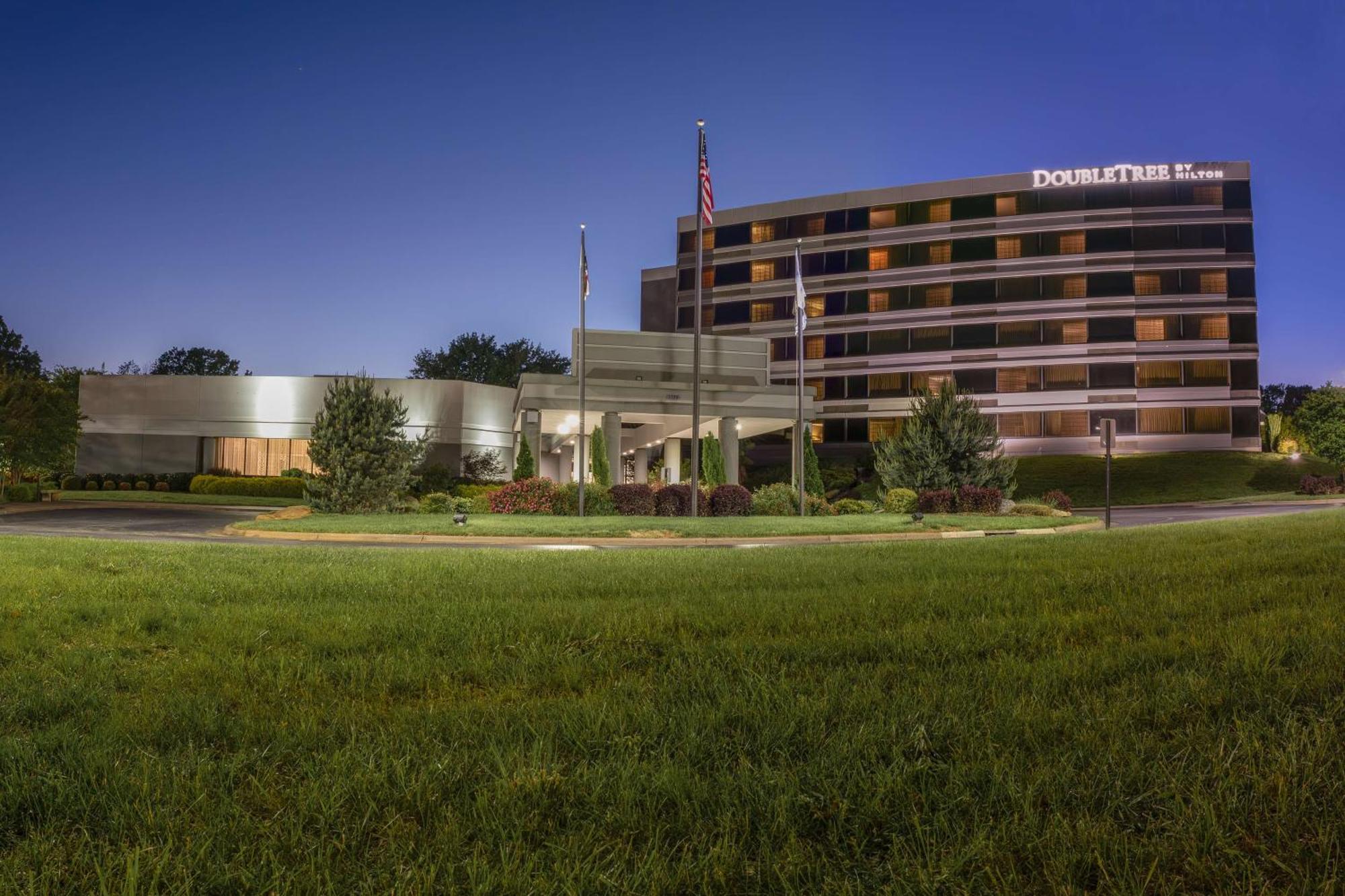 Doubletree By Hilton Winston Salem - University, Nc Exteriör bild