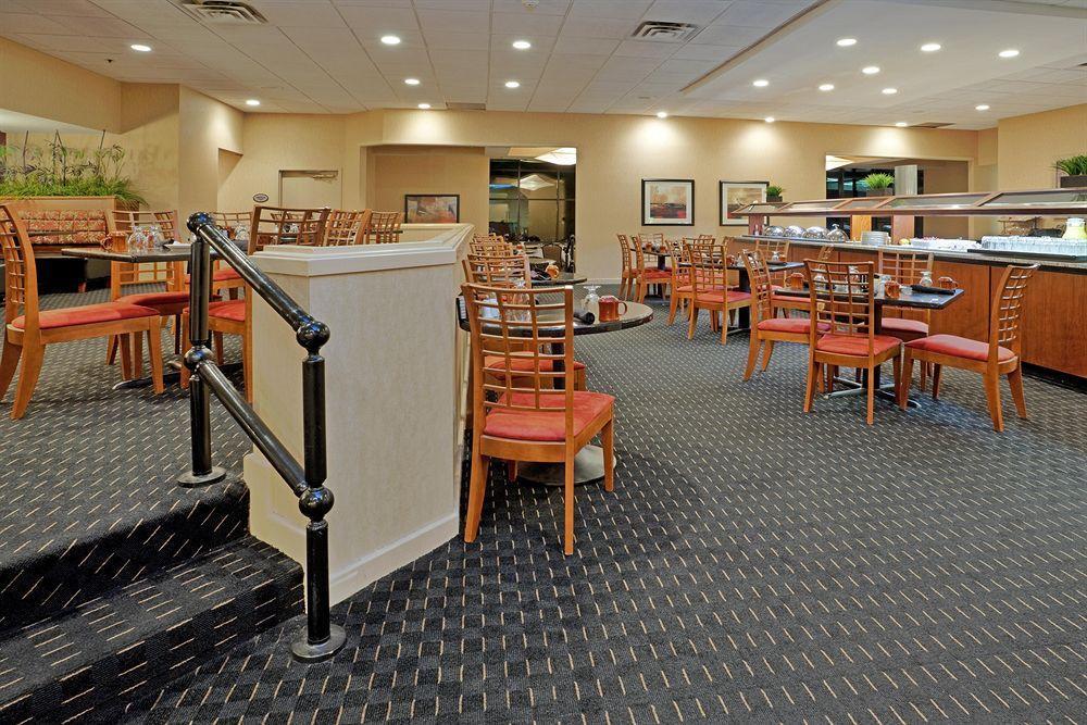 Doubletree By Hilton Winston Salem - University, Nc Restaurang bild