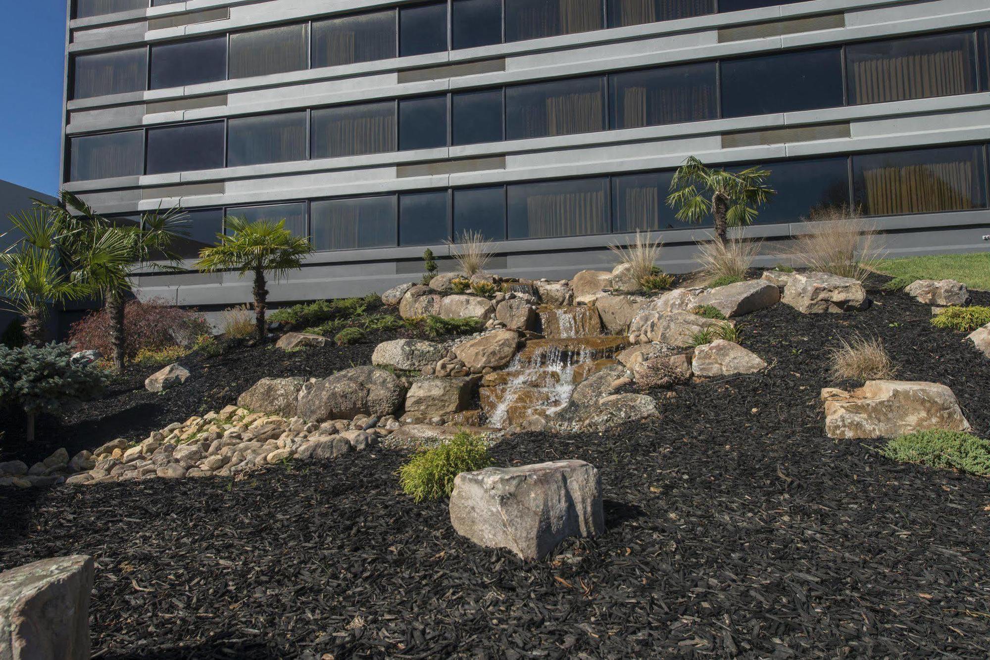 Doubletree By Hilton Winston Salem - University, Nc Exteriör bild