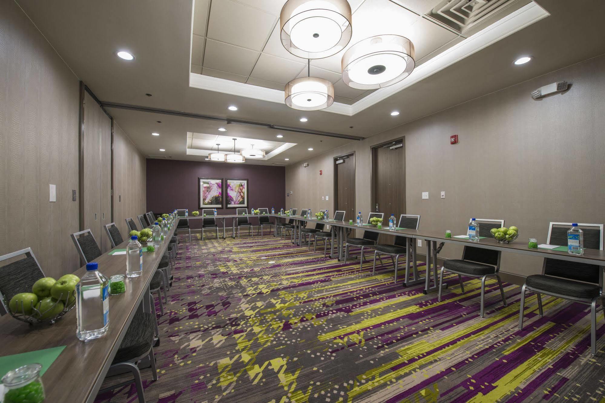 Doubletree By Hilton Winston Salem - University, Nc Exteriör bild